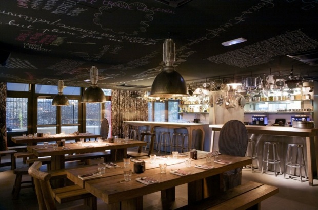 Restaurant tendance plafond orne citations 1