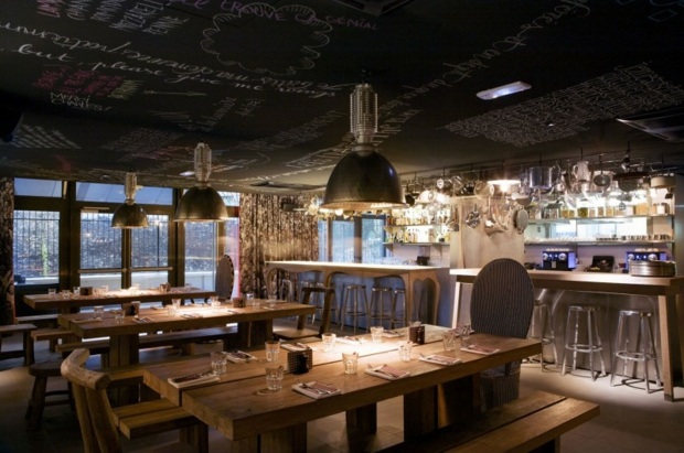 Restaurant tendance plafond orne citations 1